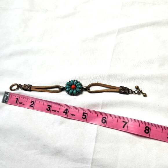 Women's Leather Band Turqoise Bracelet - Picture 3 of 4